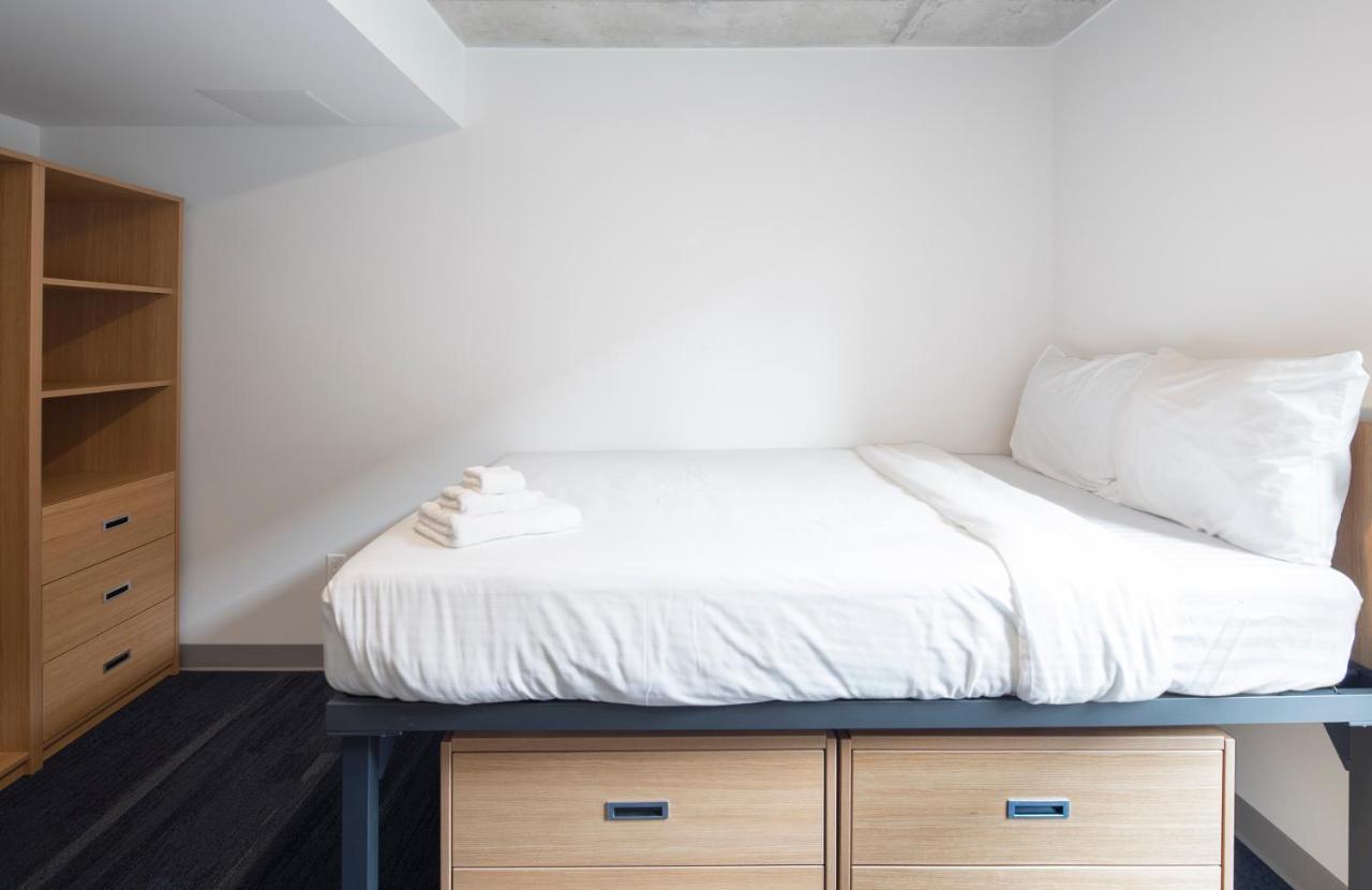 Campusone Student Residence Downtown تورونتو المظهر الخارجي الصورة